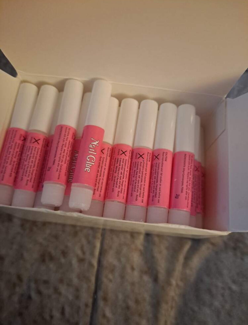 Nail Glue